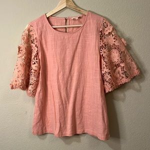 Pink Promesa blouse with flower laced sleeves